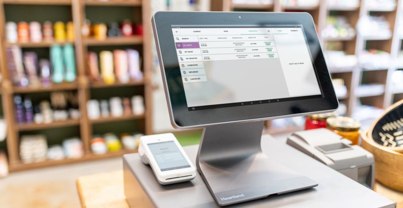 How POS can help with employee management - POS screen on a table